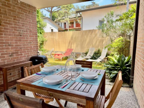 Patio, Seating area, Dining area, Garden view