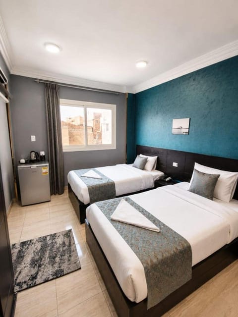 Photo of the whole room, Bedroom, towels