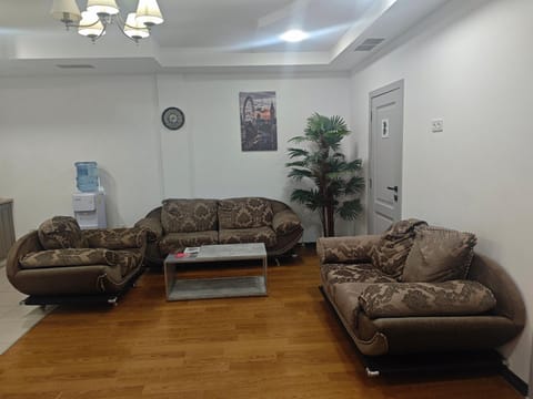 Communal lounge/ TV room, Living room, Seating area