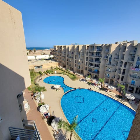 Property building, Day, Pool view, Sea view, Swimming pool, Swimming pool, sunbed