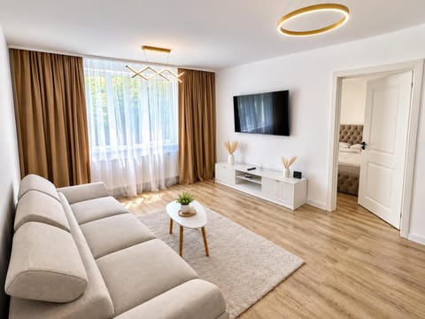Communal lounge/ TV room, TV and multimedia, Living room, Seating area
