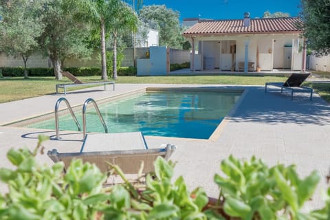 Property building, Patio, Spring, Day, Garden, Garden view, Pool view, Swimming pool, sunbed