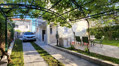 Garden, Garden view, Parking