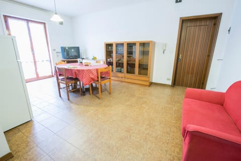 TV and multimedia, Living room, Dining area