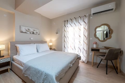 Photo of the whole room, Bedroom, air conditioner