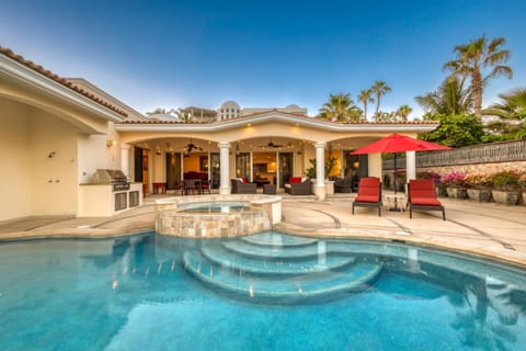 Hot Tub, Swimming pool, Swimming pool