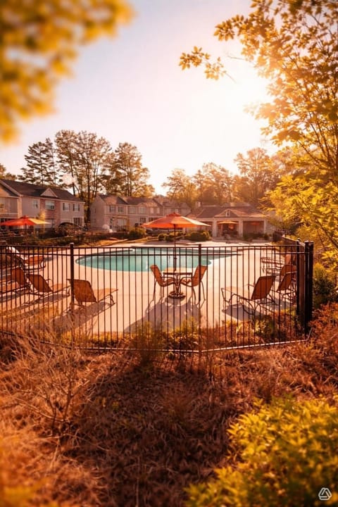 Swimming pool, Sunrise