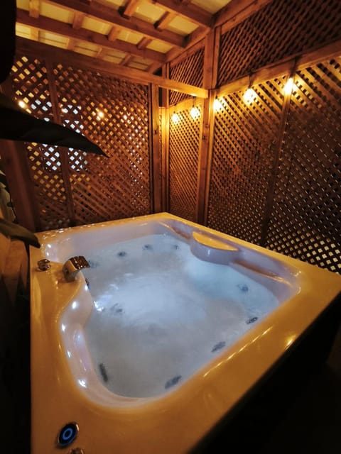Hot Tub, Inner courtyard view
