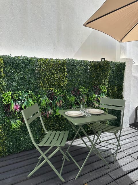 Patio, Day, Garden, Seating area
