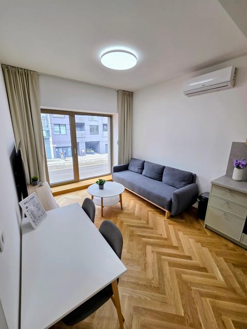 TV and multimedia, Living room, air conditioner