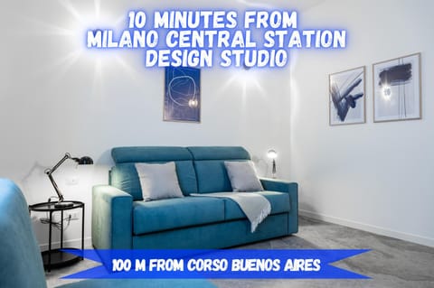 Bed, Day, Living room, Photo of the whole room, Text overlay