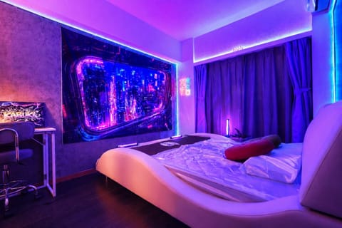 Bed, Night, Photo of the whole room, Bedroom