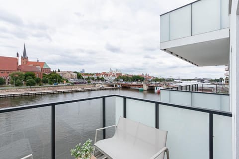 Property building, Day, View (from property/room), Balcony/Terrace, City view, River view