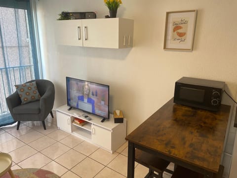 TV and multimedia, Living room, microwave