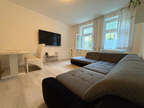 TV and multimedia, Living room, Photo of the whole room, Dining area