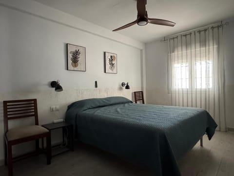 Bed, Photo of the whole room, Bedroom, air conditioner