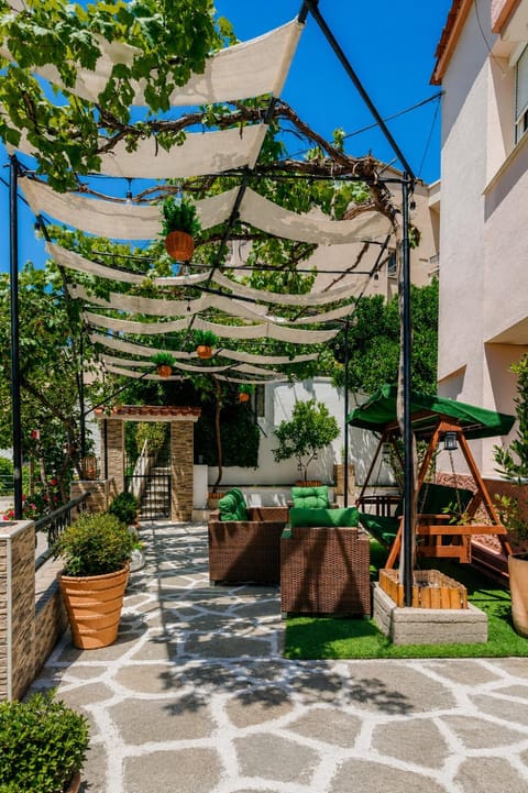 Garden, Garden view