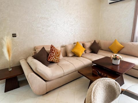 Communal lounge/ TV room, Living room, Seating area