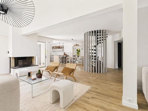 Communal lounge/ TV room, Living room