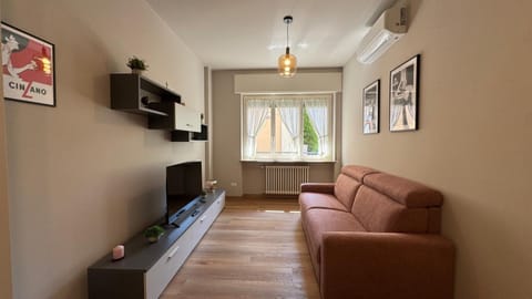 Communal lounge/ TV room, TV and multimedia, Living room, Seating area