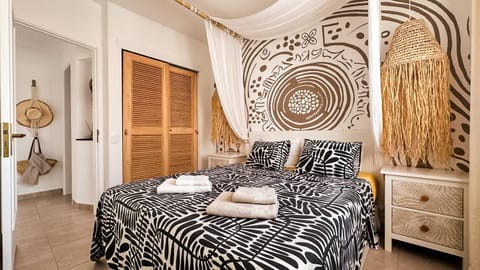 Bed, Bedroom, wardrobe