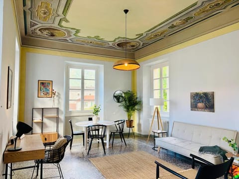 Living room, Seating area, Dining area