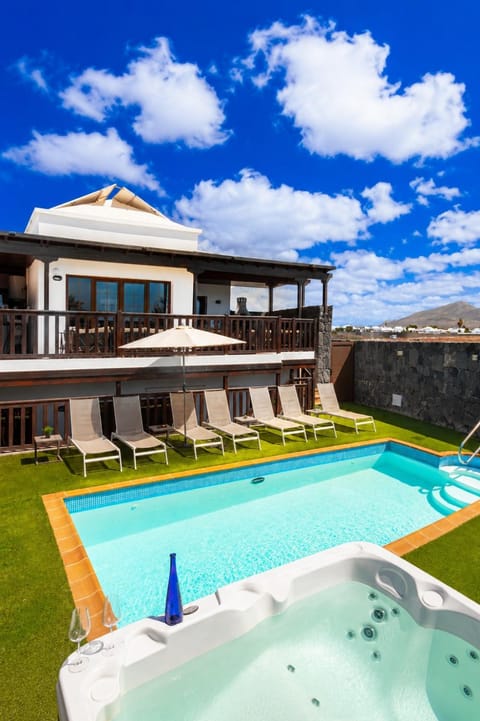 Patio, Pool view, Swimming pool