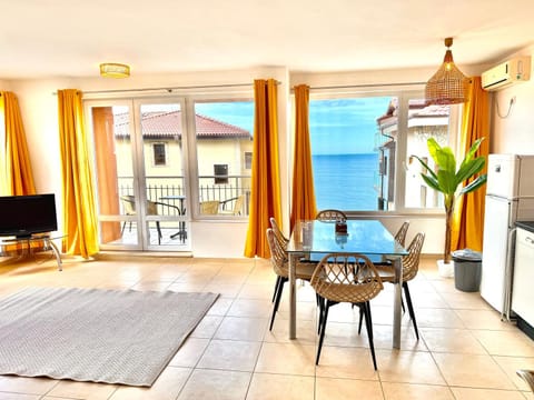 Patio, Garden, Swimming pool, sunbed