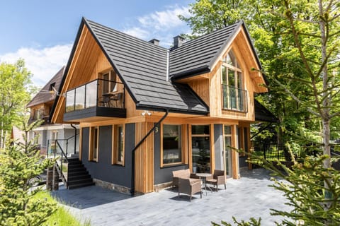 Property building, Day, Garden, Garden view