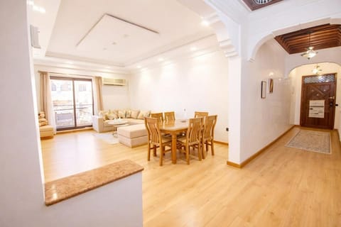 Living room, Seating area, Dining area, air conditioner