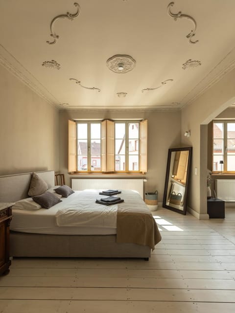 Bed, Decorative detail, Bedroom