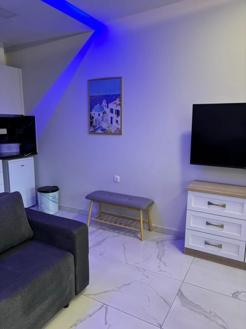 Communal lounge/ TV room, TV and multimedia, Seating area