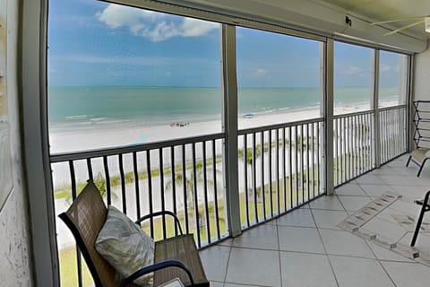 Balcony/Terrace, Seating area, Beach, Sea view