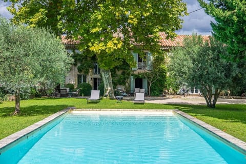 Property building, Garden, Swimming pool