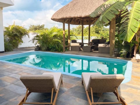 Garden, Swimming pool