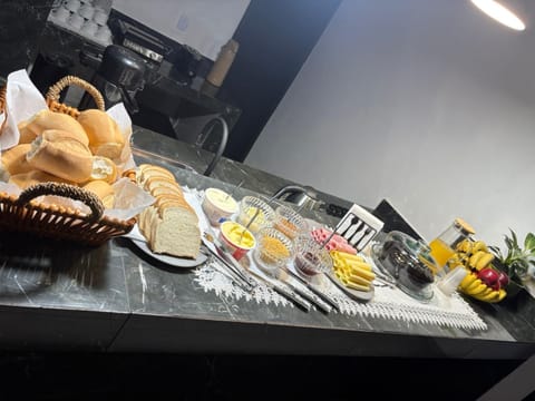 Food and drinks, Breakfast, Continental breakfast