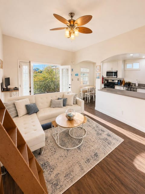 Living room, pet friendly