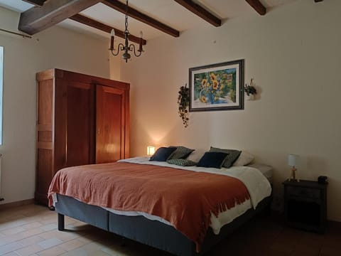 Bed, Photo of the whole room, Bedroom, wardrobe