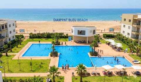 Property building, Restaurant/places to eat, Swimming pool, Breakfast