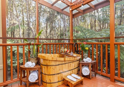 Patio, Natural landscape, Garden, Hot Tub, View (from property/room), Balcony/Terrace, Garden view