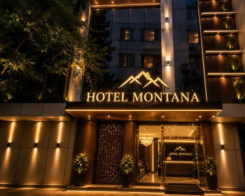 Property building, Day, Night, Property logo or sign, Logo/Certificate/Sign, Text overlay, Street view, Certificate/Award
