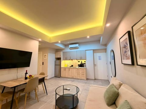 TV and multimedia, Kitchen or kitchenette, Living room, Seating area, Dining area, air conditioner