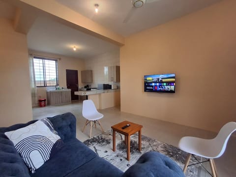 Communal lounge/ TV room, Kitchen or kitchenette, Living room