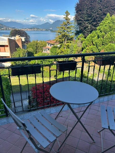 Natural landscape, View (from property/room), Balcony/Terrace, Lake view