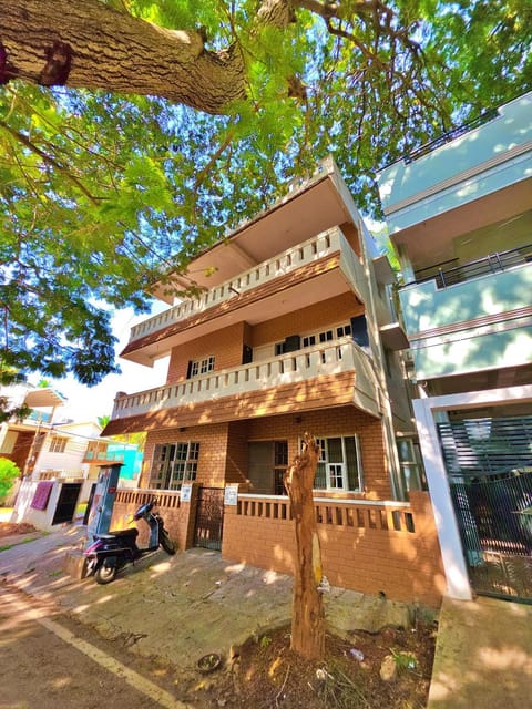 Property building, Street view