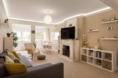 TV and multimedia, Living room, Seating area, heating, internet