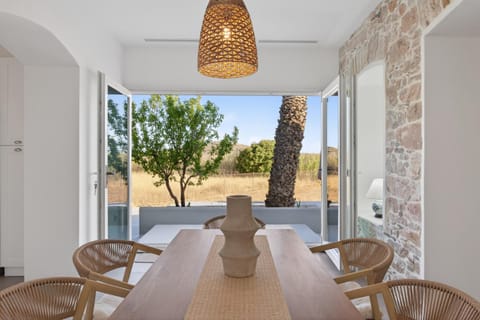 View (from property/room), Dining area, Garden view, Inner courtyard view