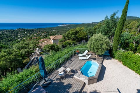 Natural landscape, Pool view, Sea view, Swimming pool, sunbed