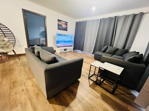 TV and multimedia, Living room, Photo of the whole room, Seating area