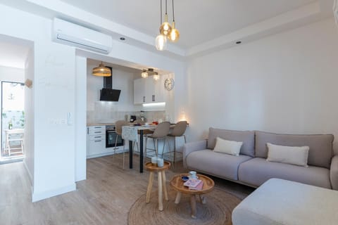 Kitchen or kitchenette, Living room, Dining area